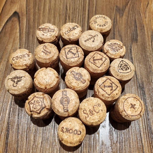 20 Champagne Corks Upcycle Projects Arts Crafts Decor Wedding Accents Assorted - Picture 1 of 2